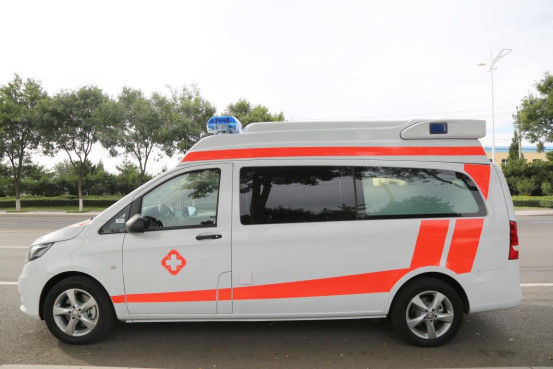 Good price Medical Mercedes Benz Ambulance Gasoline 7 Seats 4×2 White online